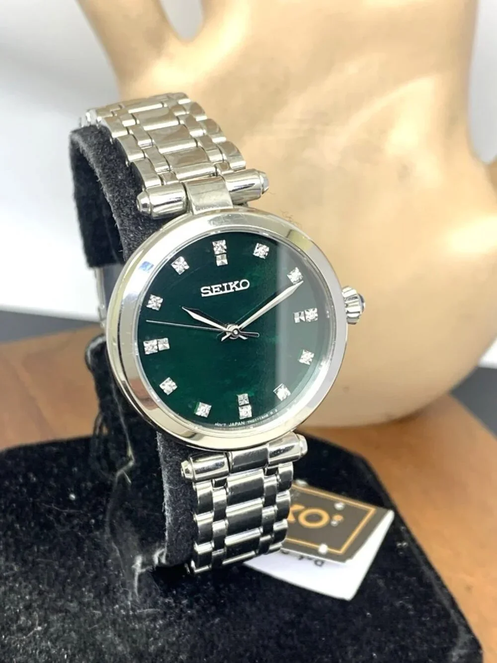 Seiko Women's Watch SRZ535 Quartz Diamond Green Mother of Pearl Dial Steel 30mm